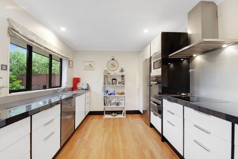 Photo of property in 2/156 Blighs Road, Strowan, Christchurch, 8052