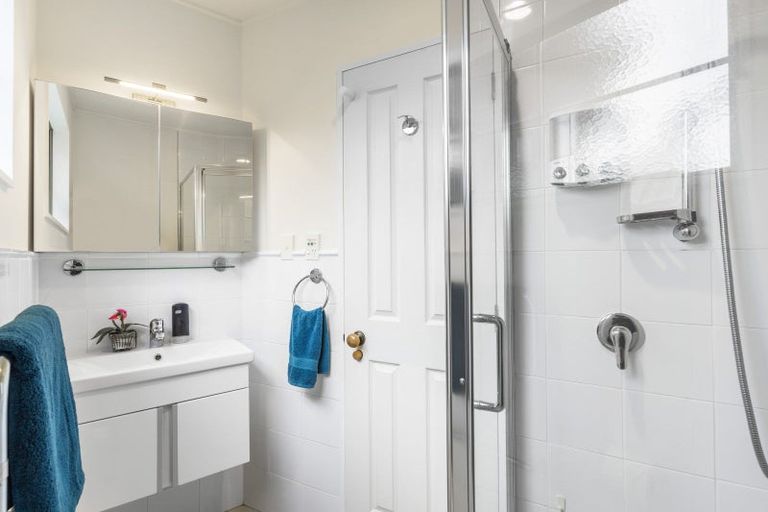 Photo of property in 2/10 Norman Road, Hauraki, Auckland, 0622