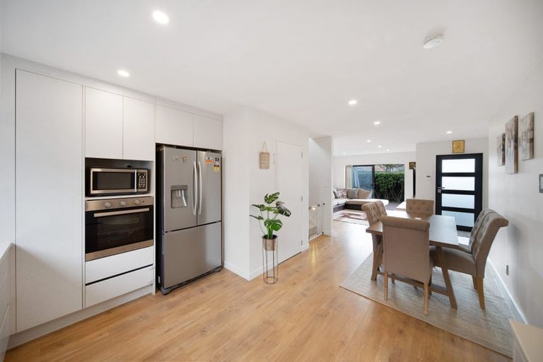 Photo of property in 6 Nga Waka Place, Mangere, Auckland, 2022