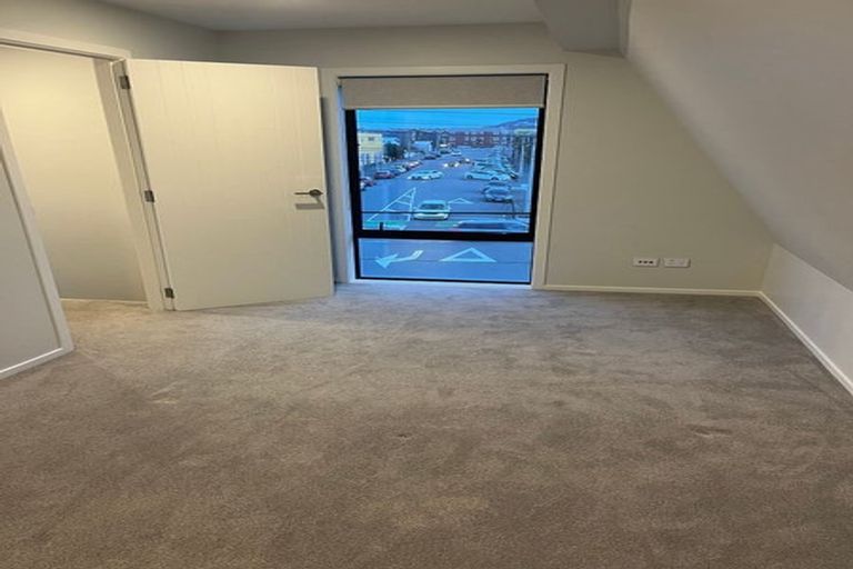 Photo of property in 1/101 Rongotai Road, Wellington, 6022