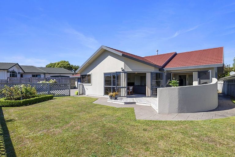 Photo of property in 26 Ashmore Drive, Frankleigh Park, New Plymouth, 4310