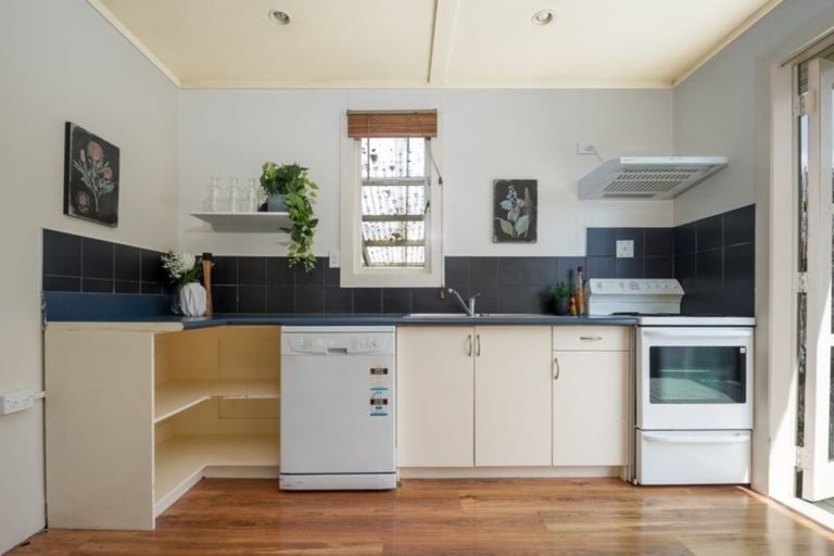 Photo of property in 1/91 Parkers Road, Tahunanui, Nelson, 7011