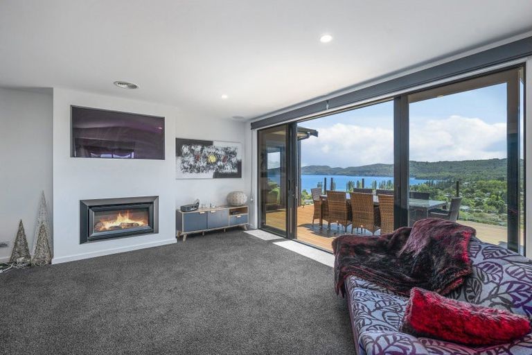 Photo of property in 38 Peregrine Place, Kinloch, Taupo, 3377
