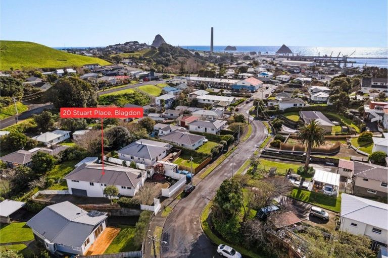 Photo of property in 20 Stuart Place, Blagdon, New Plymouth, 4310