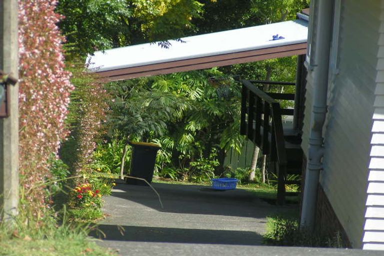 Photo of property in 1/3 Pax Avenue, Forrest Hill, Auckland, 0620