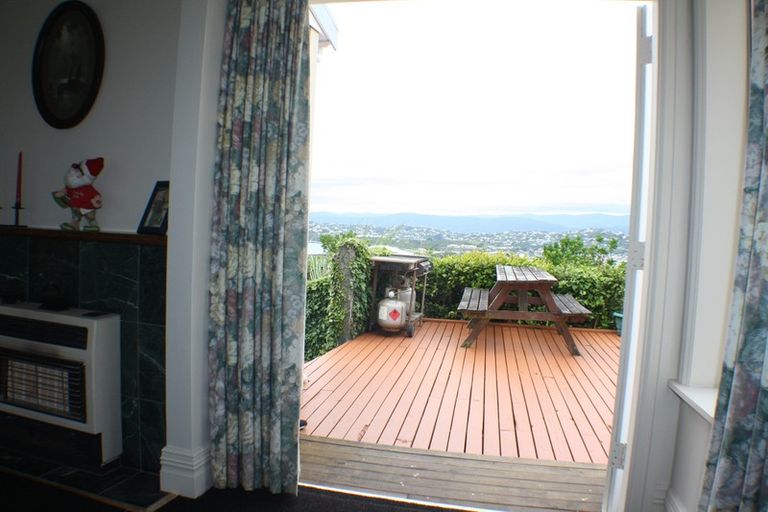 Photo of property in 71 Sutherland Road, Melrose, Wellington, 6023