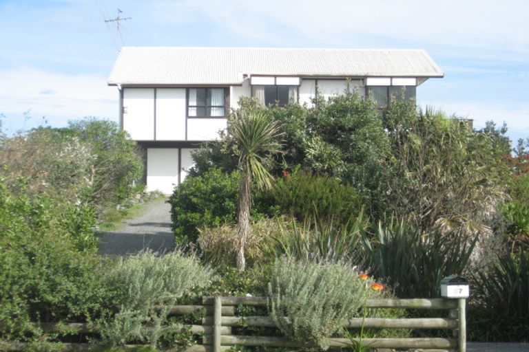Photo of property in 37 Rua Avenue, Waitarere Beach, Levin, 5510