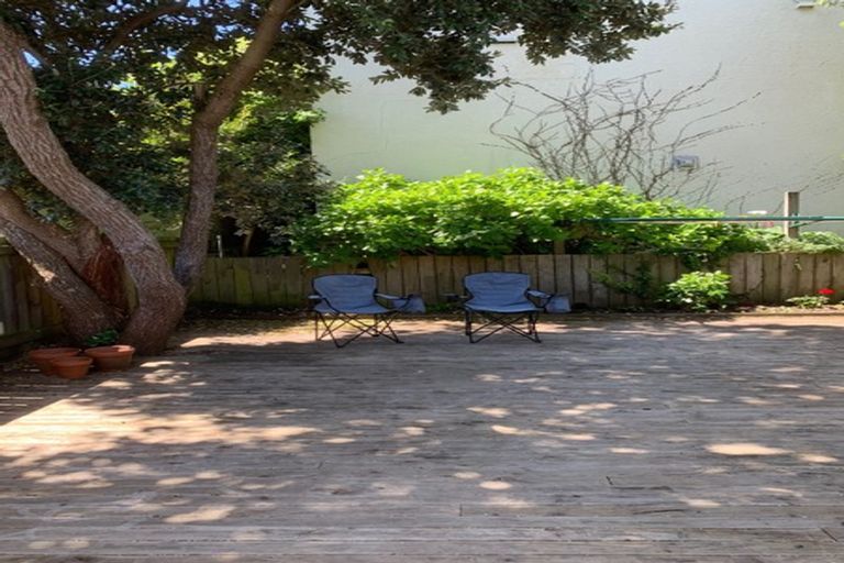 Photo of property in 93 Roxburgh Street, Mount Victoria, Wellington, 6011