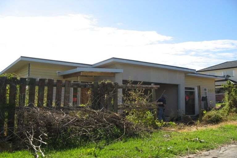 Photo of property in 2/2a Chipping Dale, Mangere Bridge, Auckland, 2022