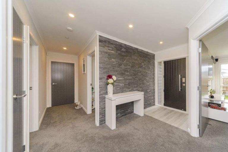 Photo of property in 28 Serenity Crescent, Kelvin Grove, Palmerston North, 4414