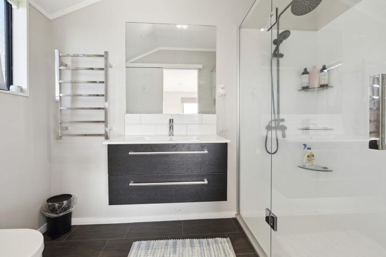 Photo of property in 54 Kauri Road, Pukekohe, 2120