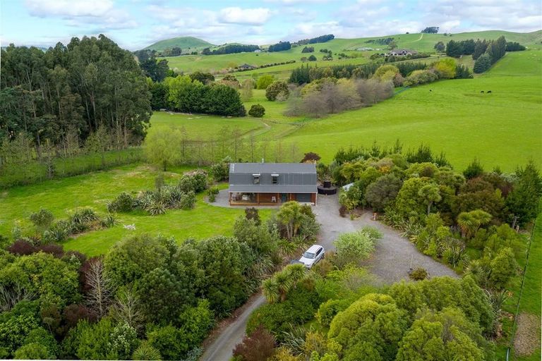 Photo of property in 207 Lees Pakaraka Road, Te Ore Ore, Masterton, 5886