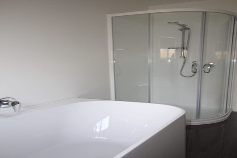 Photo of property in 13 Sutherland Crescent, Westbrook, Palmerston North, 4412