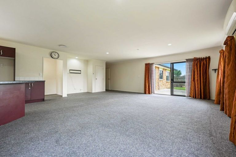 Photo of property in 14 Corsair Place, Melville, Hamilton, 3206