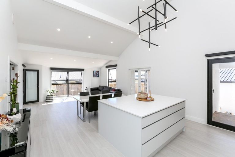 Photo of property in 105 Parklands Avenue, Bell Block, New Plymouth, 4312