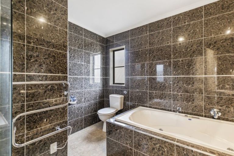 Photo of property in 224 Alec Craig Way, Gulf Harbour, Whangaparaoa, 0930