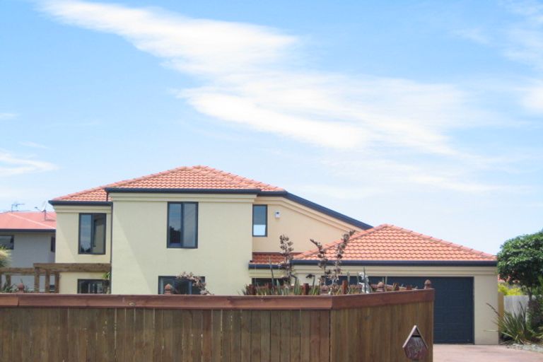 Photo of property in 68 Aston Drive, Waimairi Beach, Christchurch, 8083