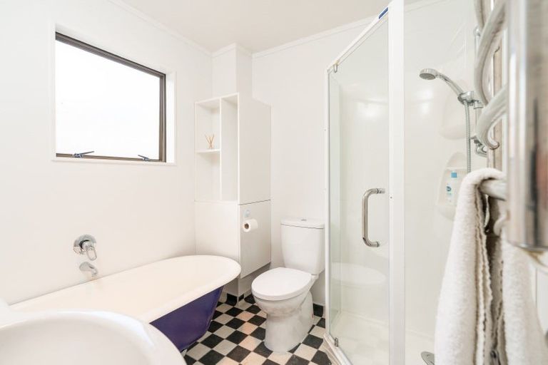 Photo of property in 5f Duke Street, Mount Victoria, Wellington, 6011