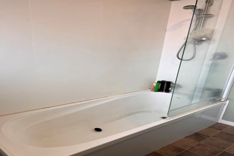 Photo of property in 2/16a Maidstone Road, Ilam, Christchurch, 8041