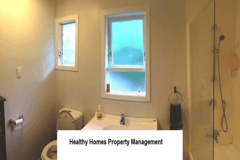 Photo of property in 5 Bedford Street, Te Atatu South, Auckland, 0610