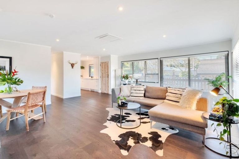 Photo of property in 1/8 Commodore Parry Road, Castor Bay, Auckland, 0620