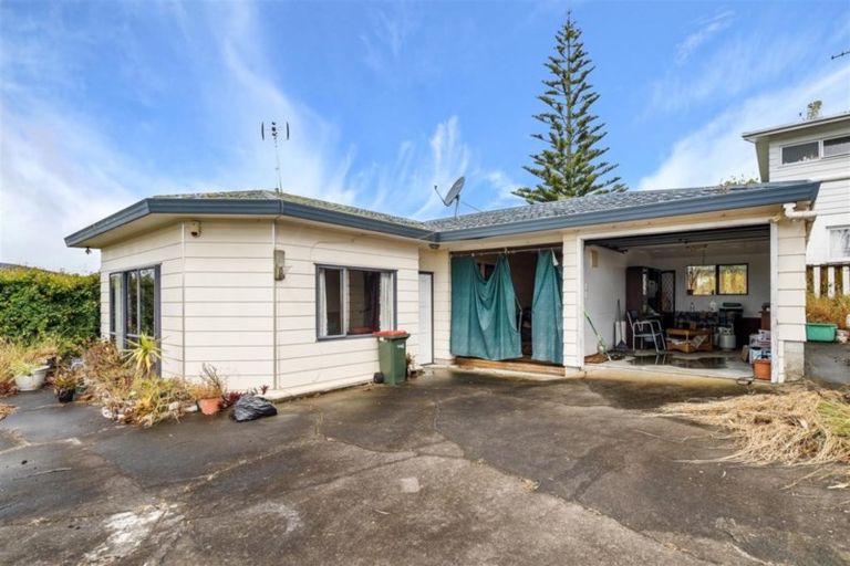Photo of property in 36 Jade Avenue, Pakuranga Heights, Auckland, 2010