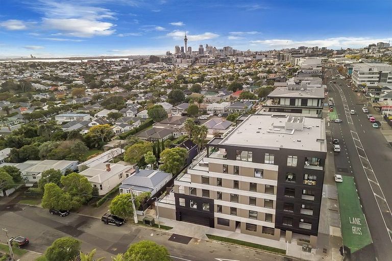 Photo of property in 16a Woven Place, Karaka, Papakura, 2113