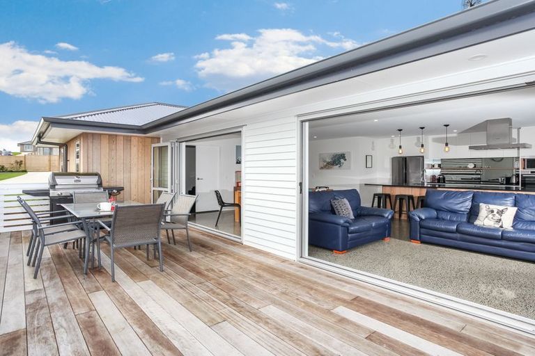 Photo of property in 28 Hillpark Drive, Pokeno, 2402