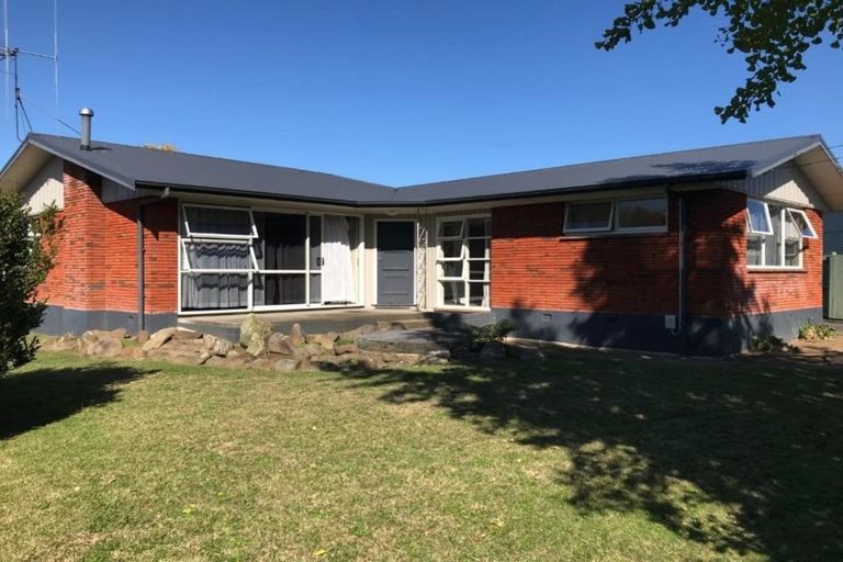 Photo of property in 16 Pulham Crescent, Queenwood, Hamilton, 3210