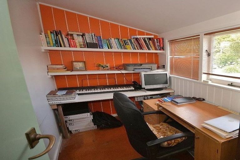 Photo of property in 211 Ngarara Road, Waikanae, 5391