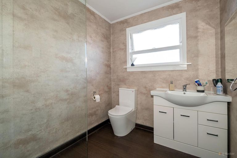 Photo of property in 24 Rhodes Street, Waimate, 7924