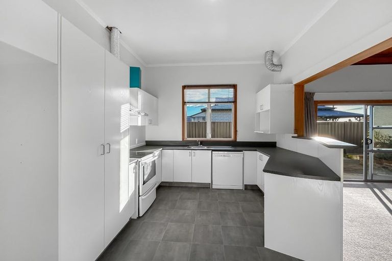 Photo of property in 24 Park Street, Winton, 9720