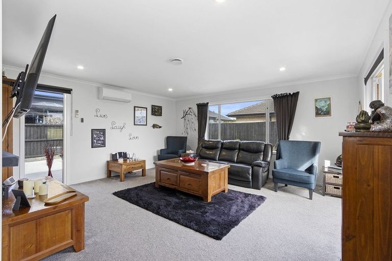 Photo of property in 28 Brightstone Crescent, Aranui, Christchurch, 8061