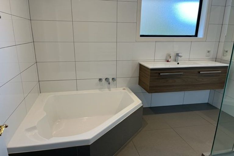 Photo of property in 261 Beacon Point Road, Wanaka, 9305