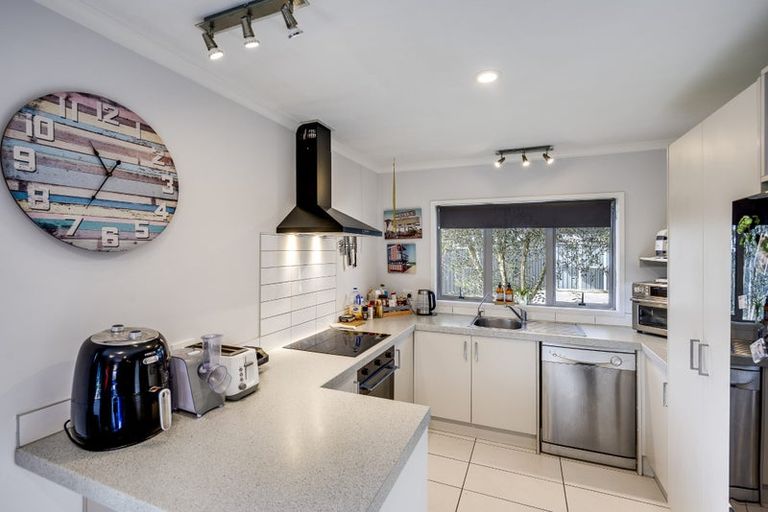 Photo of property in 28 Mcnaughton Place, Onekawa, Napier, 4110