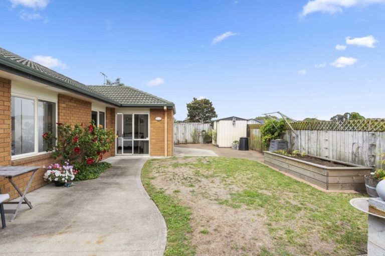 Photo of property in 32 Mcleod Place, Papamoa Beach, Papamoa, 3118