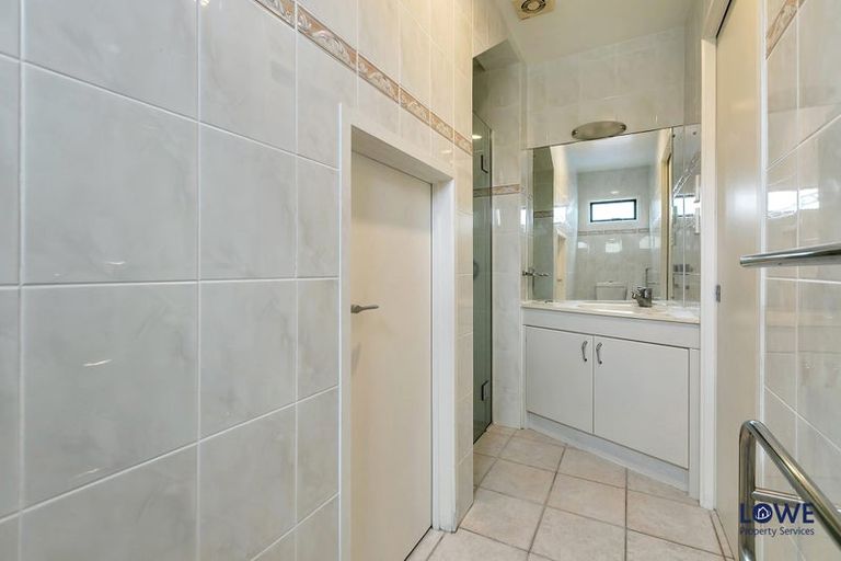 Photo of property in 1a Bournemouth Terrace, Murrays Bay, Auckland, 0630