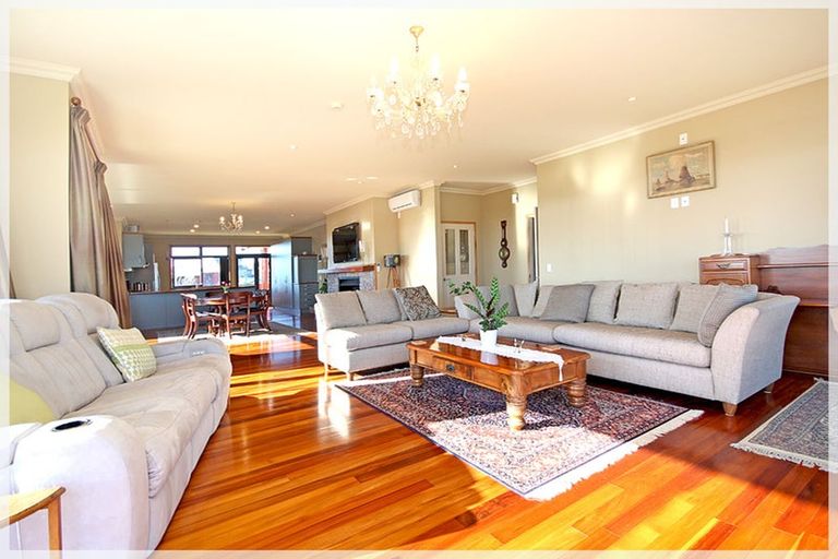 Photo of property in 49 Hartley Street, Foxton Beach, Foxton, 4815