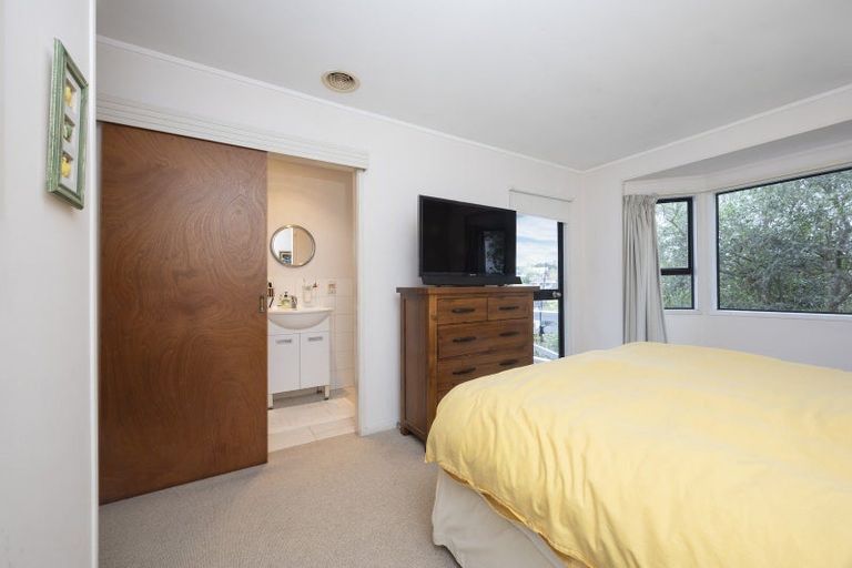 Photo of property in 32 Moire Road, Massey, Auckland, 0614