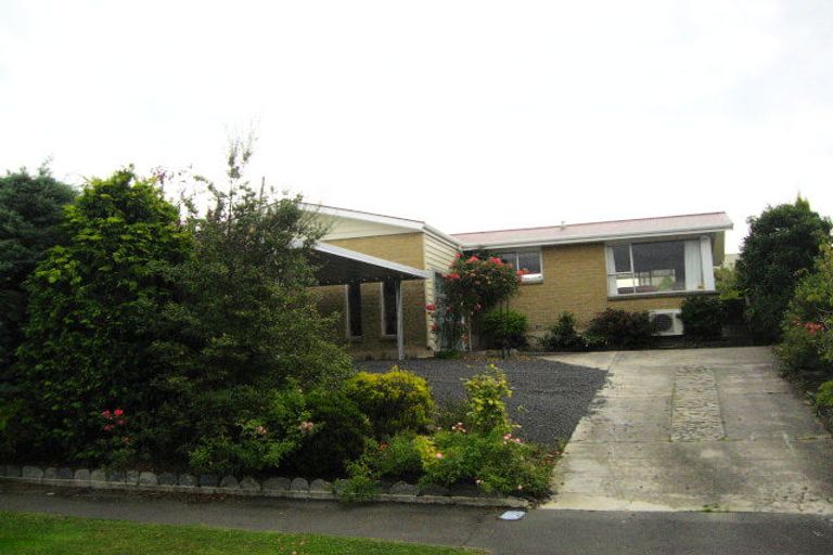 Photo of property in 17 Estuary Crescent, Fairfield, Dunedin, 9018