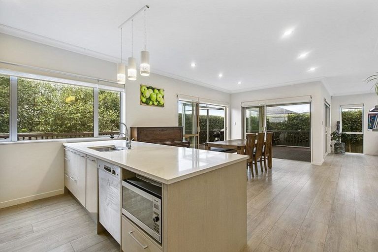 Photo of property in 15 Steamer Road, Silverdale, 0932