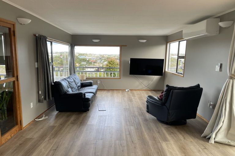 Photo of property in 166 Carlisle Road, Northcross, Auckland, 0632