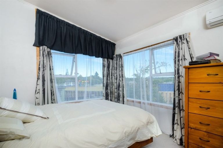 Photo of property in 29 Poinsettia Place, Henderson, Auckland, 0610