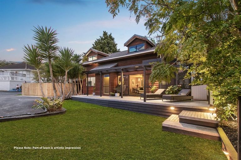 Photo of property in 2/55 Selwyn Crescent, Forrest Hill, Auckland, 0620