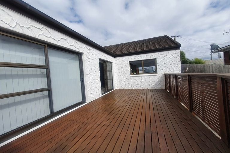Photo of property in 1/177 Forrest Hill Road, Forrest Hill, Auckland, 0620