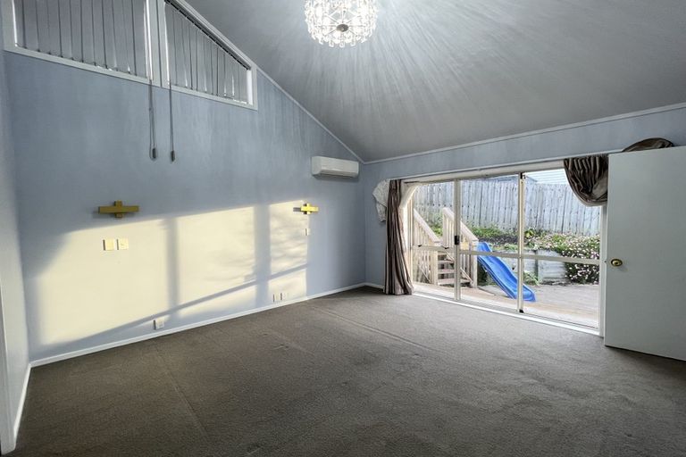 Photo of property in 14 Mcfetridge Place, Hillcrest, Auckland, 0627