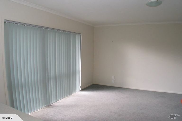 Photo of property in 14 Bibury Avenue, Henderson, Auckland, 0612