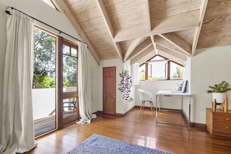 Photo of property in 9 Aotearoa Terrace, Murrays Bay, Auckland, 0630