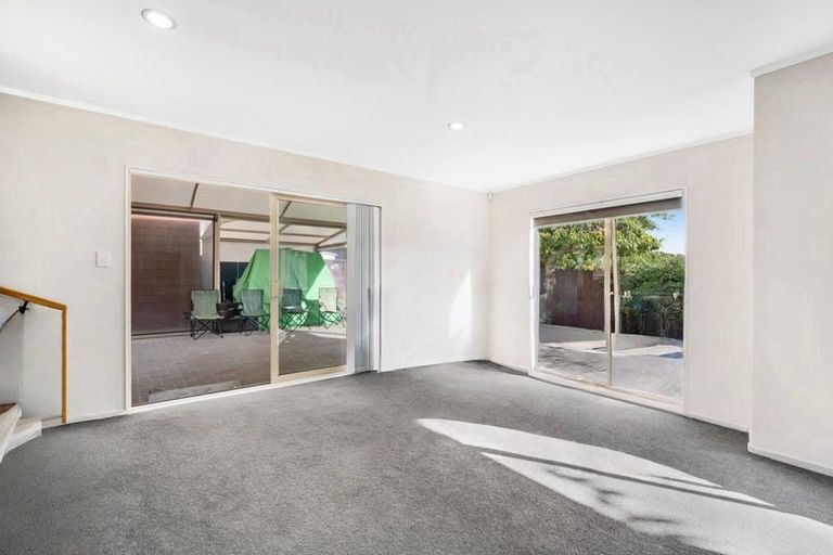 Photo of property in 2/17 Daria Place, Northpark, Auckland, 2013