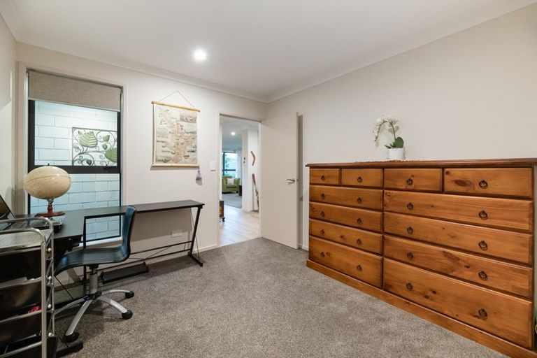 Photo of property in 2 Raptor Way, Welcome Bay, Tauranga, 3175